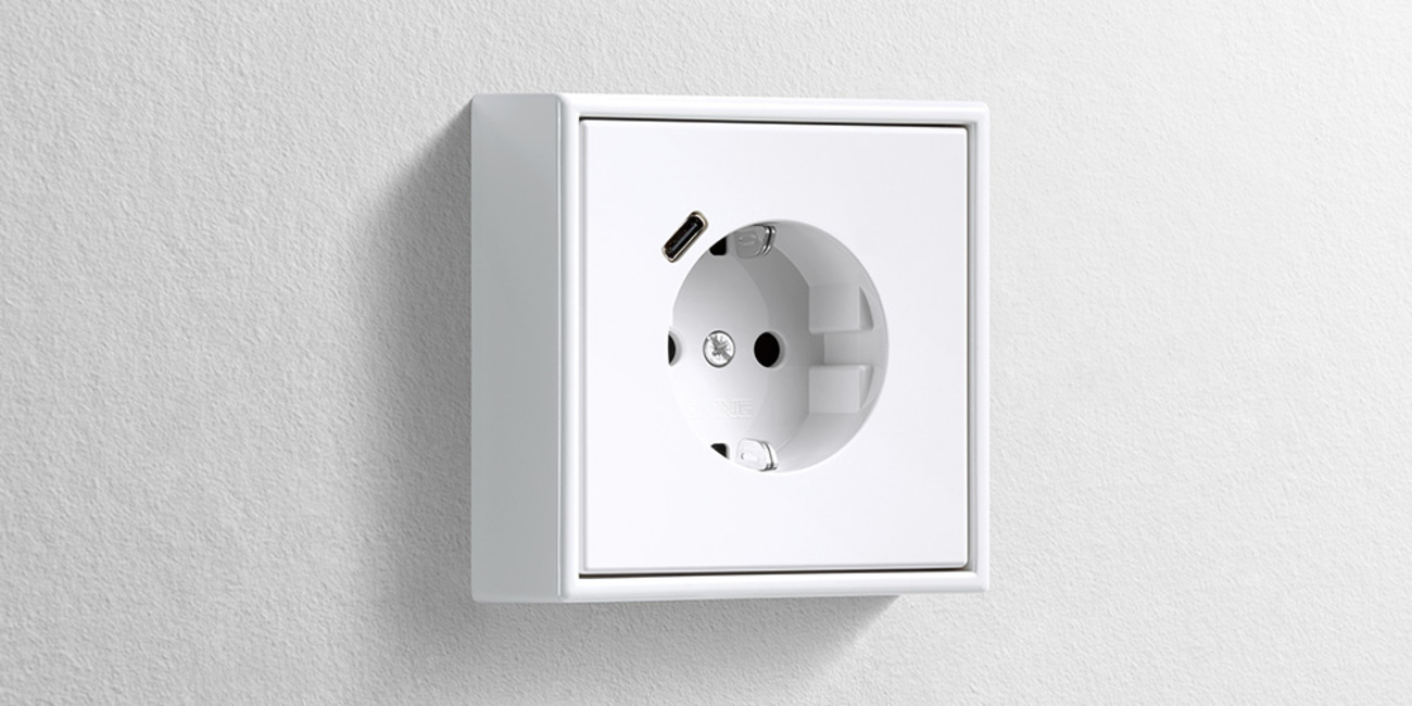Erweiterter Anschlussraum für die Nachrüstung bei Zaremba Elektro GmbH & Co.KG in Trautskirchen