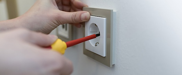 Elektro­installation bei Zaremba Elektro GmbH & Co.KG in Trautskirchen