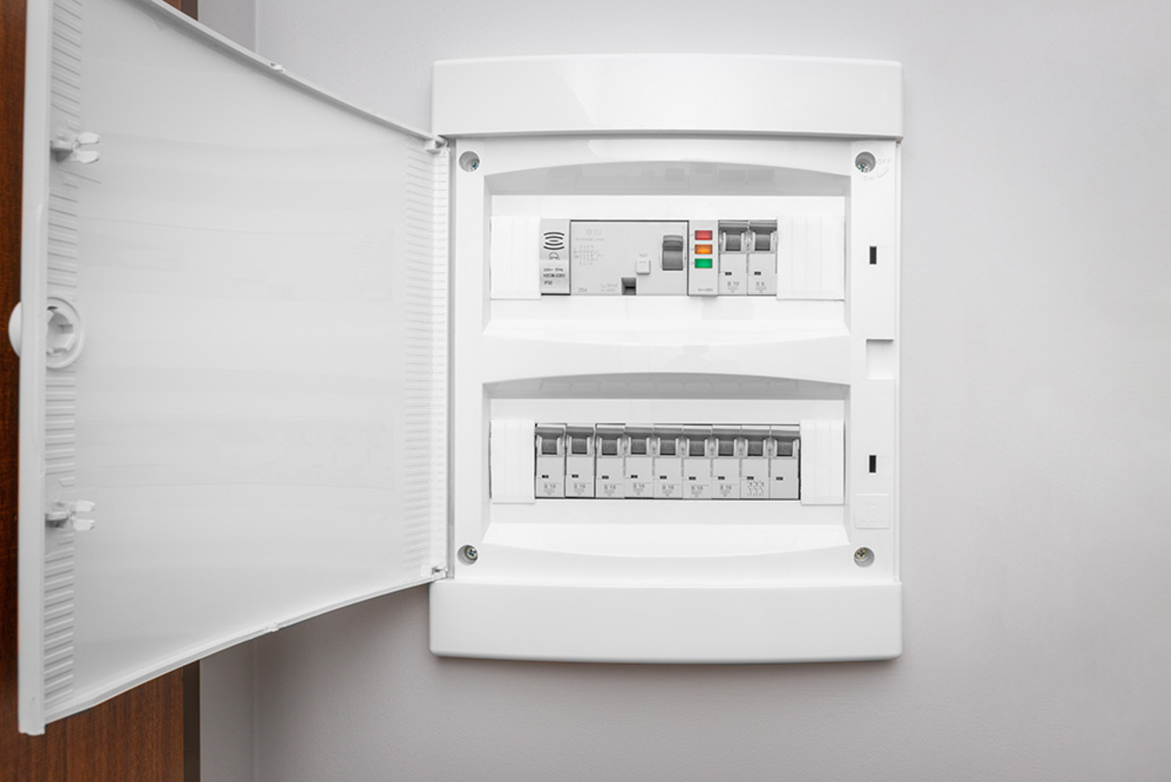 Über­spannungs­schutz bei Zaremba Elektro GmbH & Co.KG in Trautskirchen