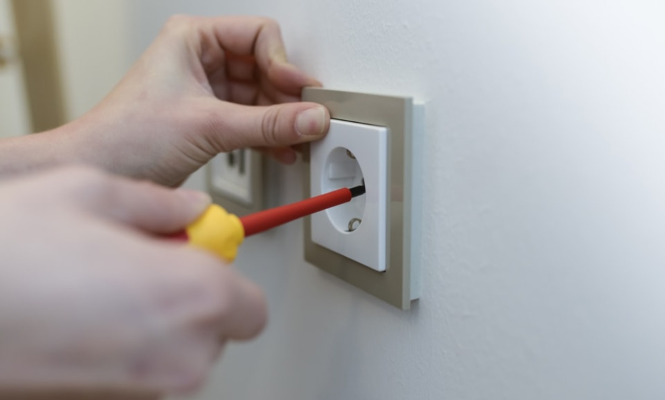 Elektro­installation bei Zaremba Elektro GmbH & Co.KG in Trautskirchen