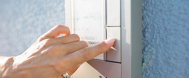 Sprech­anlagen bei Zaremba Elektro GmbH & Co.KG in Trautskirchen