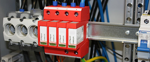 Über­spannungs­schutz bei Zaremba Elektro GmbH & Co.KG in Trautskirchen