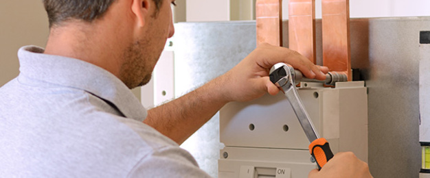 Nieder­spannungs­anlagen bei Zaremba Elektro GmbH & Co.KG in Trautskirchen