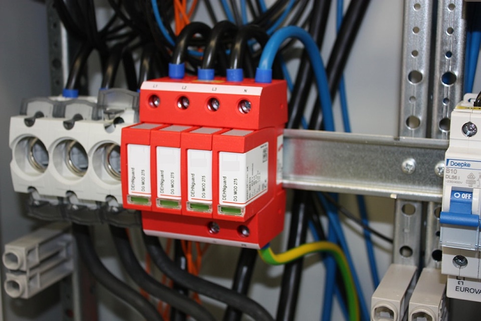 U berspannungsschutz bei Zaremba Elektro GmbH & Co.KG in Trautskirchen